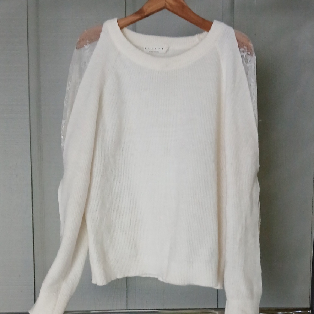 Vintage White Sweater with lace